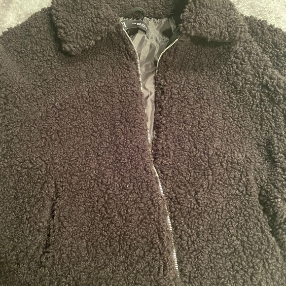 Zara Short Faux Shearling Jacket in size Medium - Picture 3 of 6